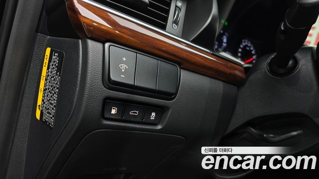 Kia K7 2016 — photo 24