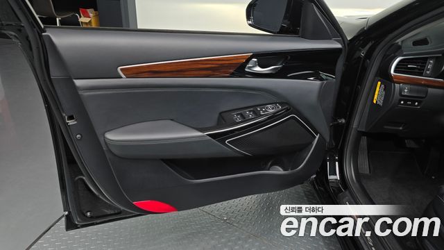 Kia K7 2016 — photo 14