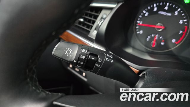 Kia K7 2016 — photo 27