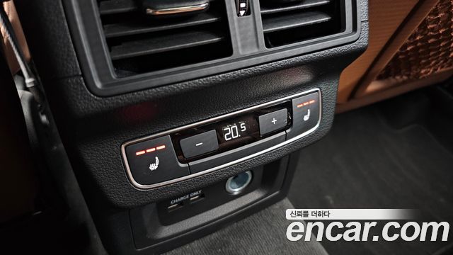 Audi Q5 2021 — photo 28