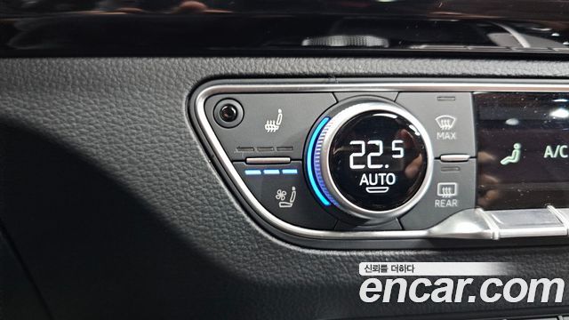 Audi Q5 2021 — photo 29