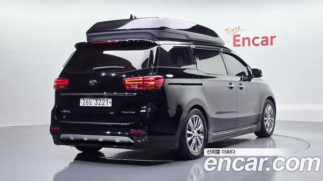 Kia Canival 2019 — photo 2