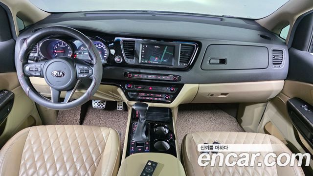 Kia Canival 2019 — photo 10