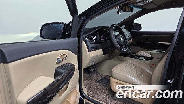 Kia Canival 2019 — photo 13