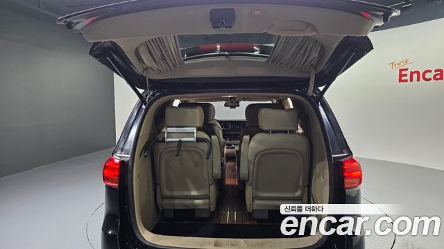 Kia Canival 2019 — photo 35
