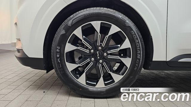 Kia Canival 2023 — photo 5