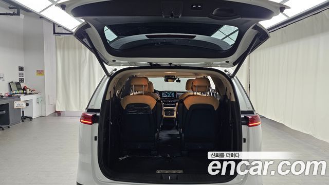 Kia Canival 2023 — photo 26