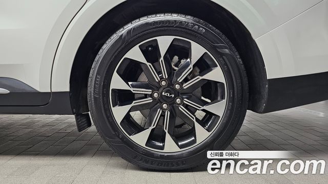 Kia Canival 2023 — photo 7