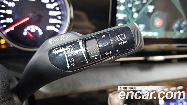 Kia Canival 2023 — photo 31