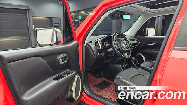 Jeep Renegade 2017 — photo 13