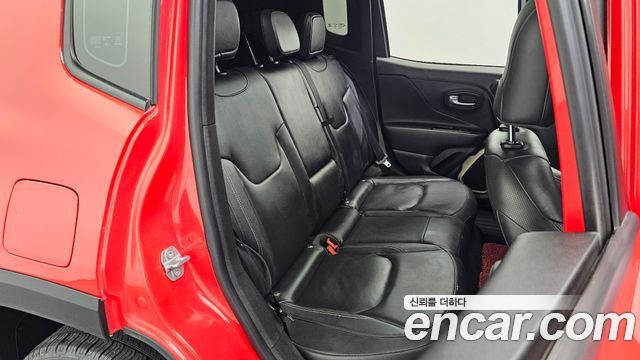 Jeep Renegade 2017 — photo 17