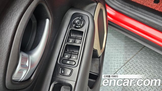 Jeep Renegade 2017 — photo 23