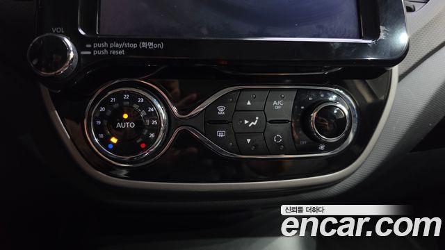 Renault Korea QM3 2016 — photo 17