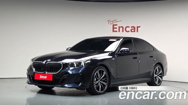 BMW 5-Series 2025 — photo 39