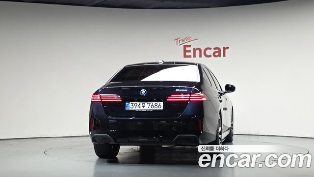 BMW 5-Series 2025 — photo 4
