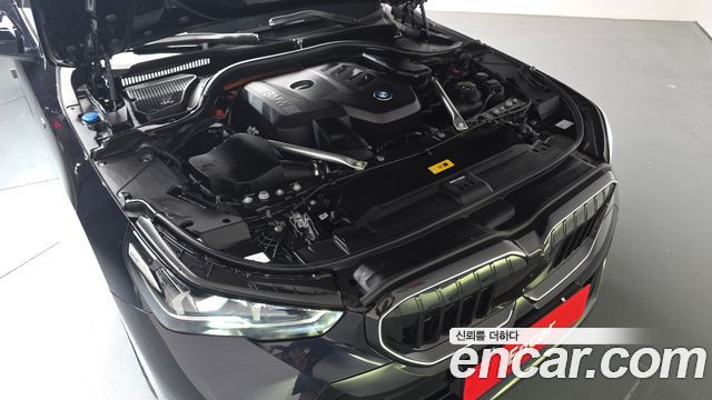 BMW 5-Series 2025 — photo 6