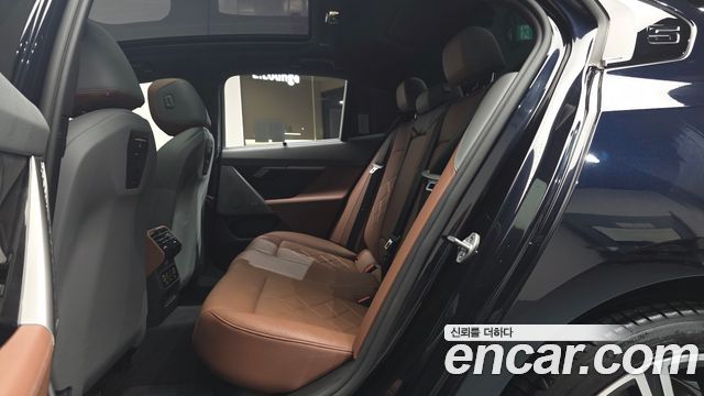 BMW 5-Series 2025 — photo 18