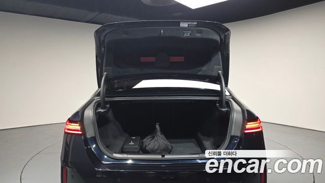 BMW 5-Series 2025 — photo 26