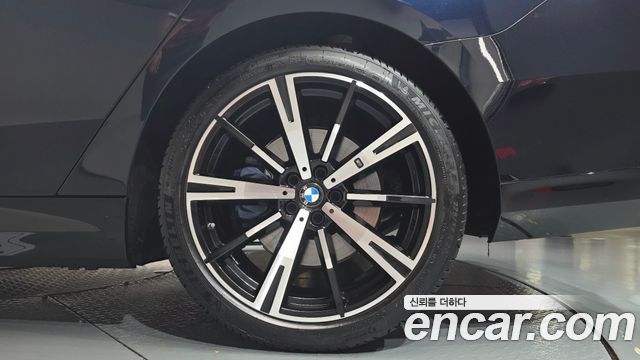 BMW 5-Series 2025 — photo 7