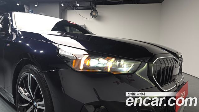 BMW 5-Series 2025 — photo 8