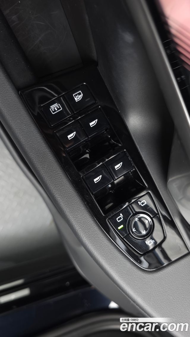 BMW 5-Series 2025 — photo 35