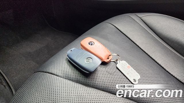 Mercedes-Benz S-Class 2019 — photo 16