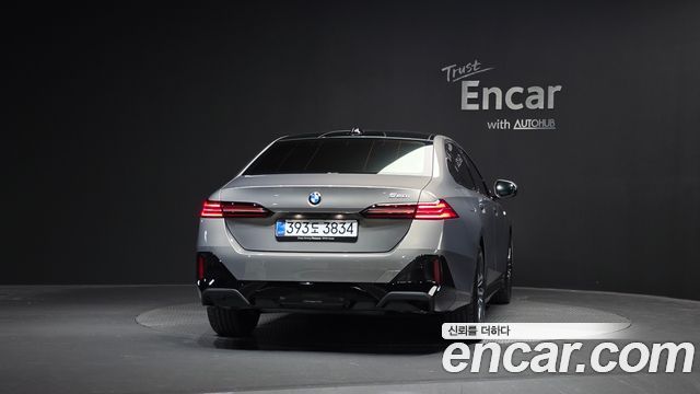 BMW 5-Series 2025 — photo 4