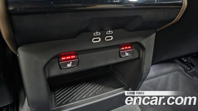 BMW 5-Series 2025 — photo 19