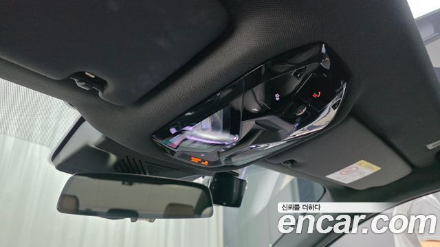 BMW 5-Series 2025 — photo 24