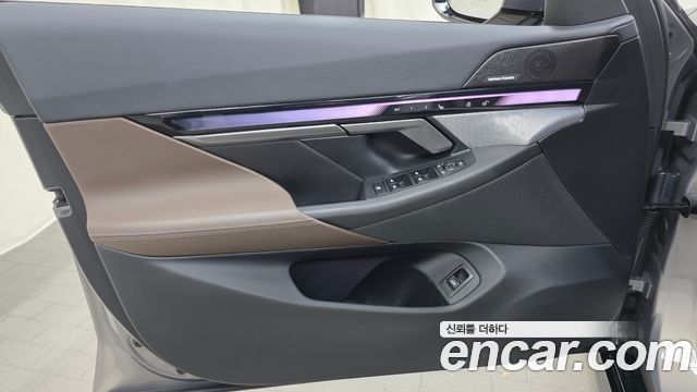 BMW 5-Series 2025 — photo 14