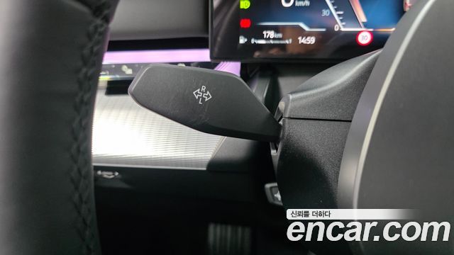 BMW 5-Series 2025 — photo 27