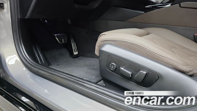 BMW 5-Series 2025 — photo 28