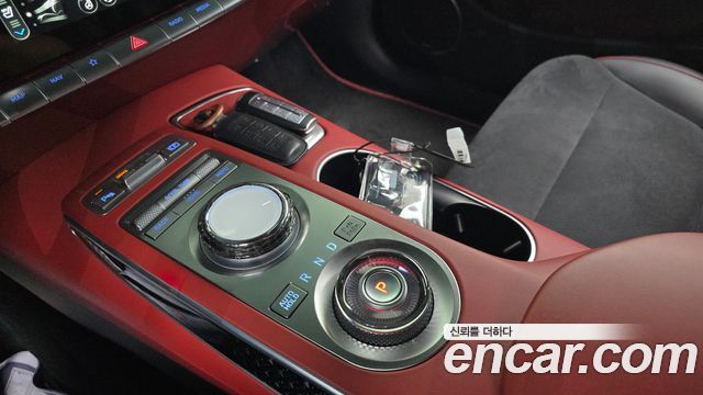 Genesis GV70 2024 — photo 12