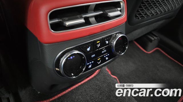 Genesis GV70 2024 — photo 30