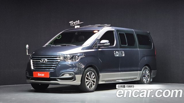Hyundai Starex 2019 — photo 1