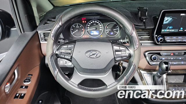 Hyundai Starex 2019 — photo 11