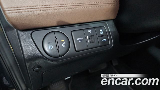 Hyundai Starex 2019 — photo 15