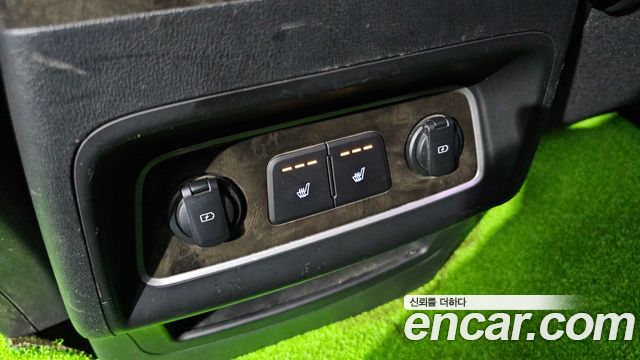 Hyundai Starex 2019 — photo 18
