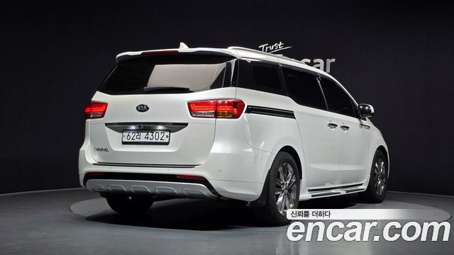 Kia Canival 2016 — photo 2