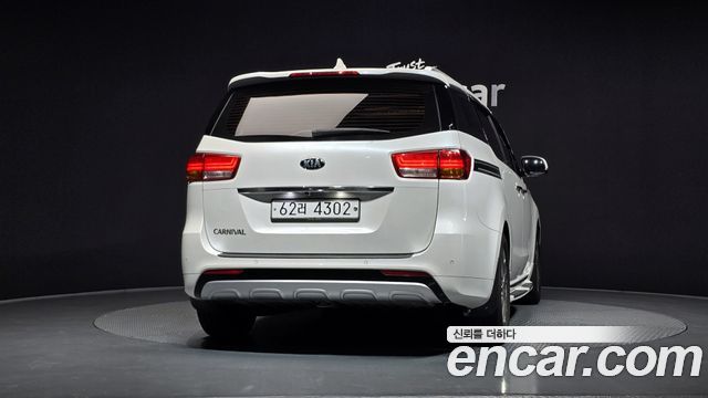 Kia Canival 2016 — photo 4