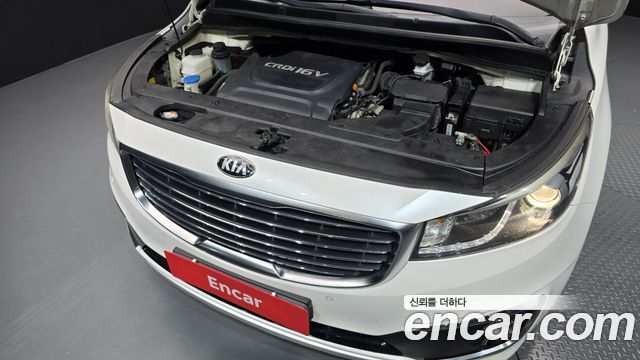 Kia Canival 2016 — photo 6