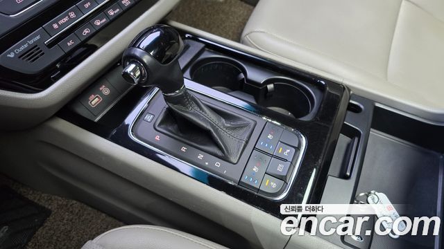 Kia Canival 2016 — photo 9