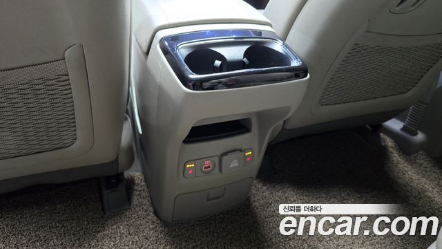 Kia Canival 2016 — photo 18