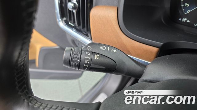 Volvo S90 2019 — photo 26