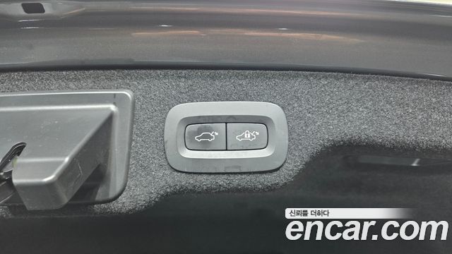 Volvo S90 2019 — photo 31