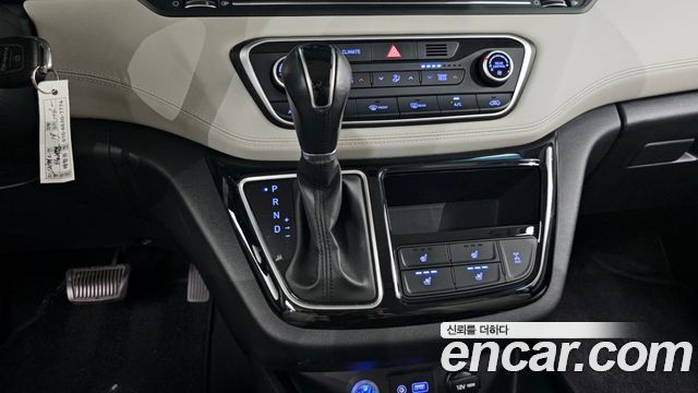 Hyundai Starex 2019 — photo 9