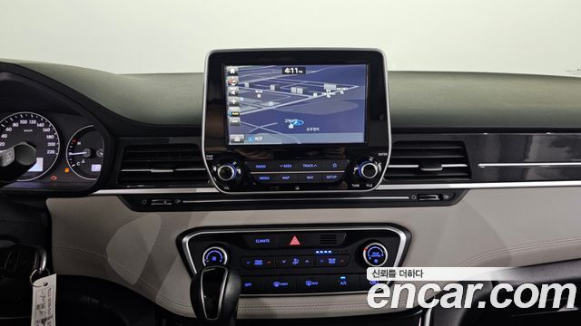 Hyundai Starex 2019 — photo 13