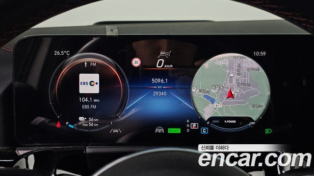 Mercedes-Benz EQA 2024 — photo 11