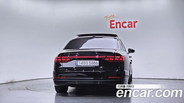Audi A8 2022 — photo 4