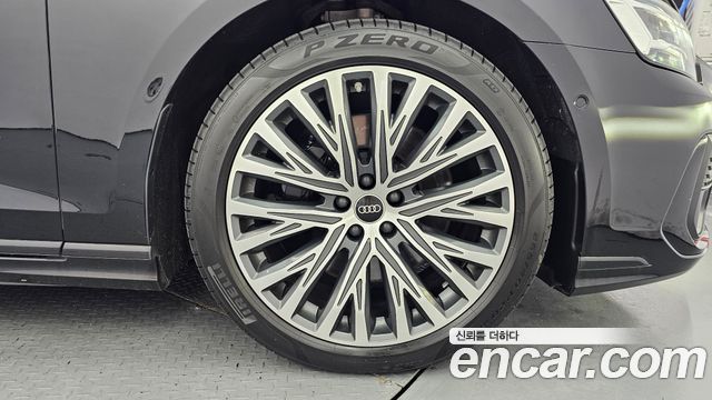 Audi A8 2022 — photo 5